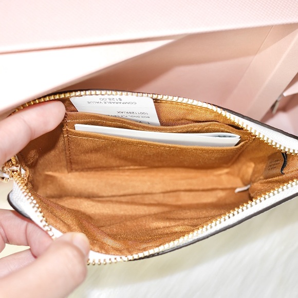 🐳COACH Boxed Dandelions Wristlet - Picture 3 of 7